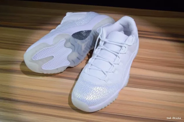 Heiress 6257 Jordan 715 White 897331- Bold Frost Low Air 11 0720